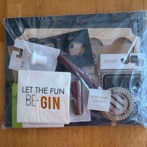 Cocktail Bar Set with Coasters and Strainer